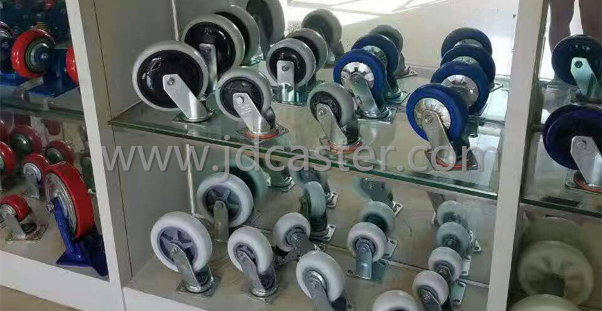 Casters کټه ګورۍ
